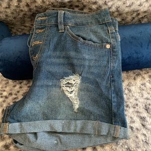 4 button jeans shorts 🥰